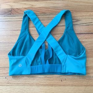 Lululemon sports bra